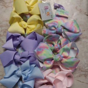 12- Alligator clip Hair bows